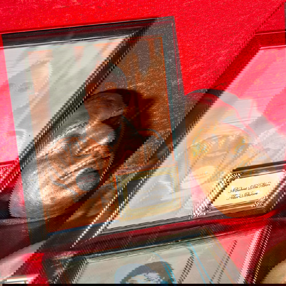 Robert De Niro Mask Life Mask for Taxi Driver: "You talkin' to me?" Life mask of Robert De Niro for the 1976 movie, Taxi Driver. In good condition. Comes with an 8 X 10 framed color photo of De Niro as Travis Bickle. Life masks are created for