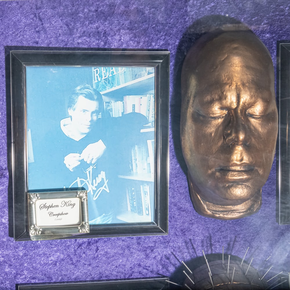Stephen King Life Mask for Creepshow: Life mask of Stephen King for the 1982 movie, Creepshow. In good condition. Comes with an 8 X 10 framed autographed photo of King. Life masks are created for special effects makeup artists to