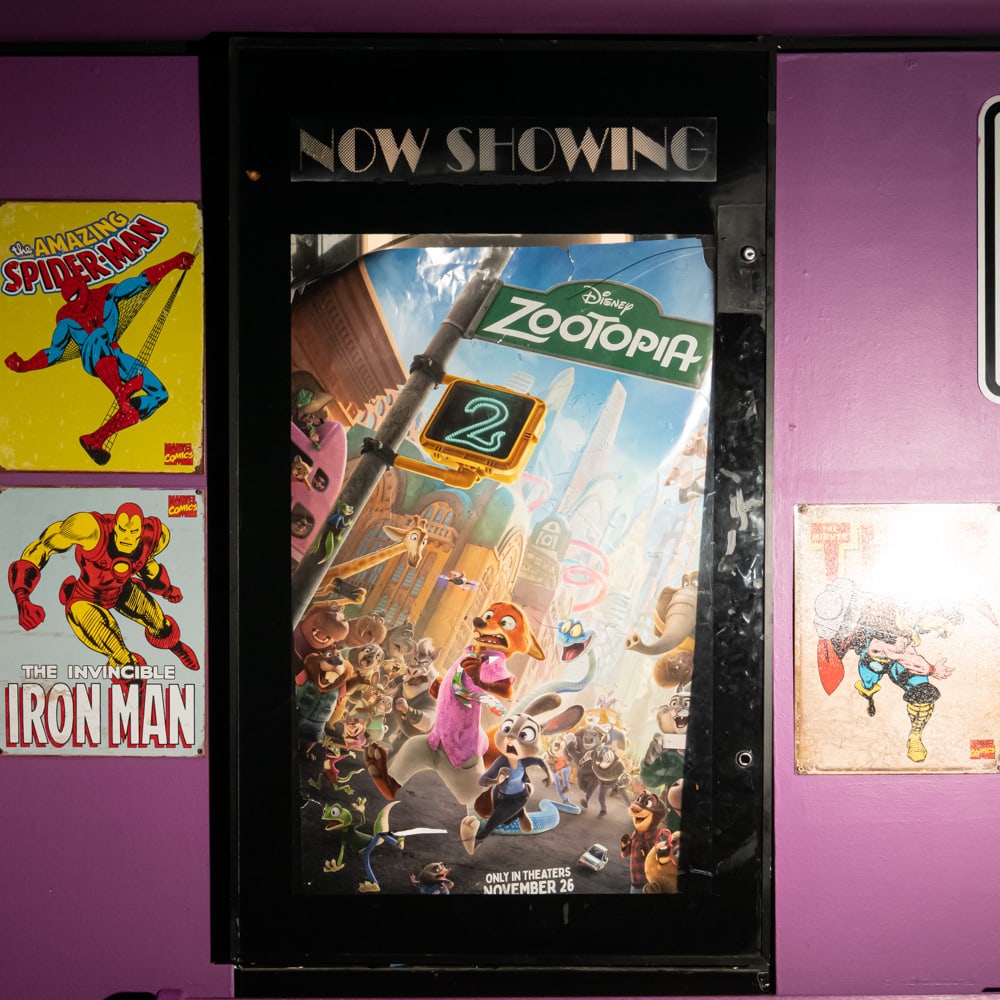 Now Showing Movie Poster Caser Theater #2: Back lit Now Showing one sheet movie poster case in good condition. Has lock and key. Overall measures 31.25" wide X 53.25" tall X 3.75" deep. Please use photos to judge condition and bid accordingly.