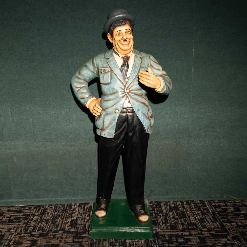 Oliver Hardy Life Size Fiberglass Statue: Life size fiberglass statue of actor Oliver Hardy of the Laurel & Hardy comedy team. In good condition. Measures 74" tall x 32"x30" base. Please use photos to judge condition and bid accordingly. Plea