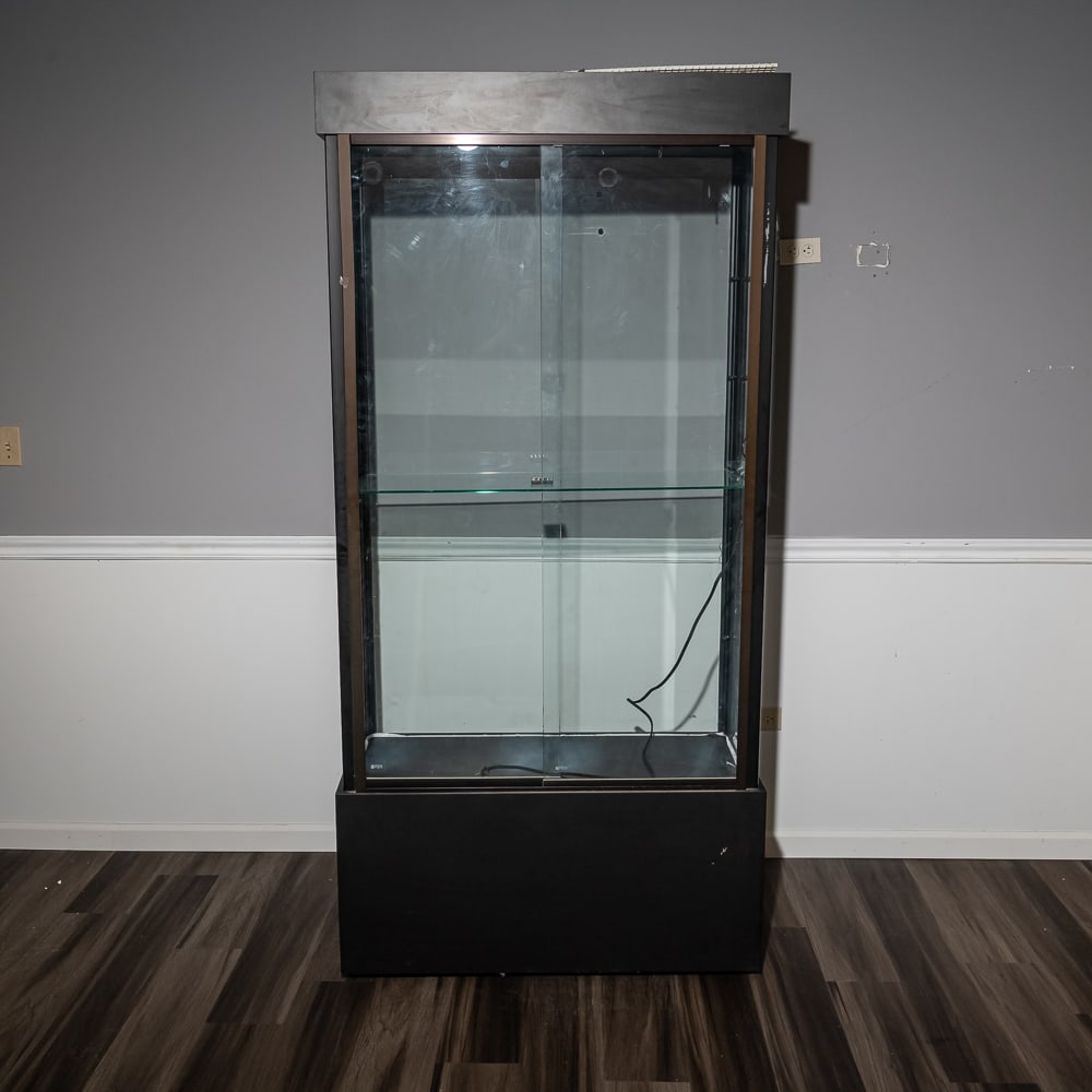 Professional Lighted Glass Display Case (1 of 4)