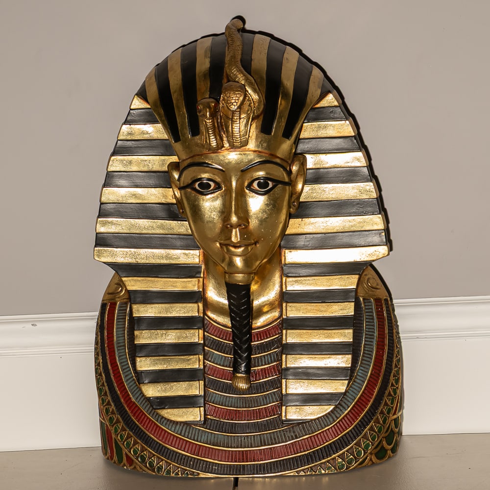 Decorative Golden Tutankhamun Burial Mask Redux: Decorative Golden Tutankhamun Burial Mask Redux Sculpture. Attractive sculpture showcases a decorative Tutankhamun death mask, inspired by the masterpiece discovered on 1922 which is presented for vie