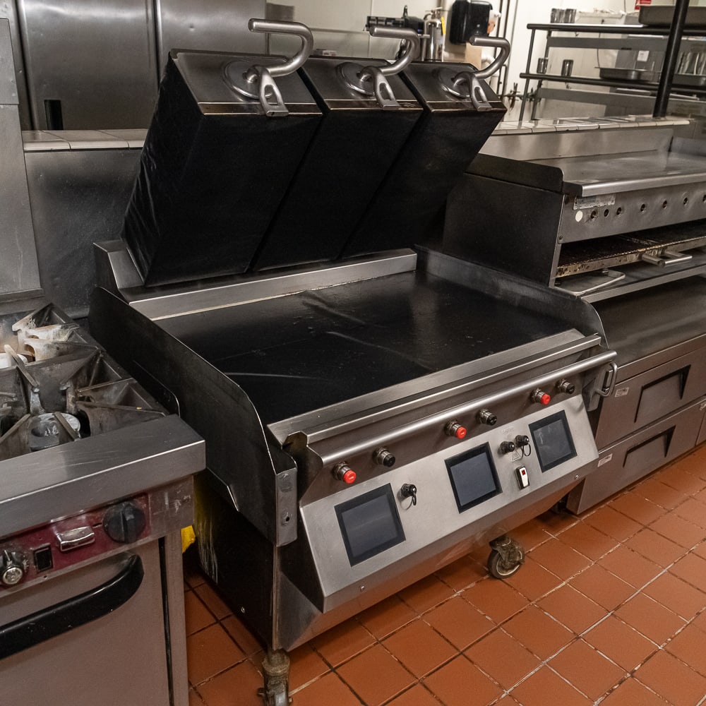 Taylor L811-22 Multi-Platen Smart Grill: This a heavy-duty, professional-grade Taylor Model L811-22 commercial "smart" grill, featuring three independent upper platens designed for high-volume, rapid-recovery two-sided cooking. Manufactured