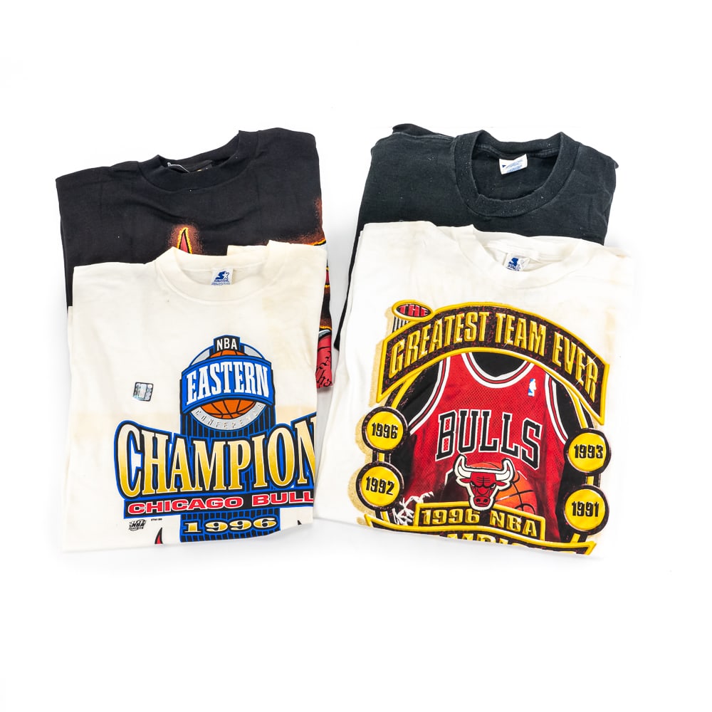 1996 NBA Champion Chicago Bulls T Shirts & More: Collection features 1990s Chicago Bulls "Best Season" 72-10 collector XXL Pro Player single stitch T Shirt, NWT & hologram sticker, 1996 NBA Champion "Six Fingers Left" NBA Finals single stitch XL Cha