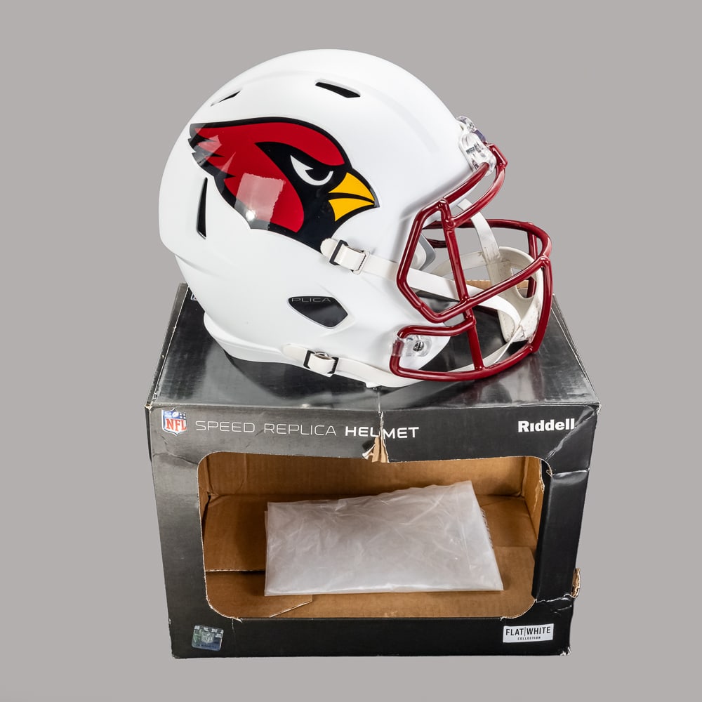 Arizona Cardinals Riddell Speed Replica FS Helmet: Arizona Cardinals Riddell Speed Replica Full Size Helmet, flat white. Excellent overall condition still featured inside original packaging. NFL Licensed, Perfect addition to your collection.