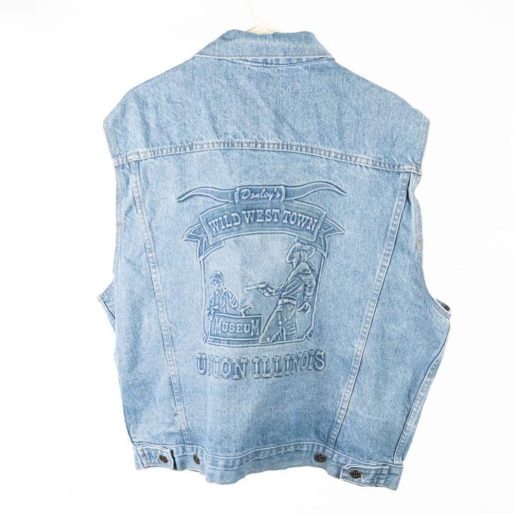 Donley's Wild West Town Denim Sleeveless Sz Medium (1 of 6)