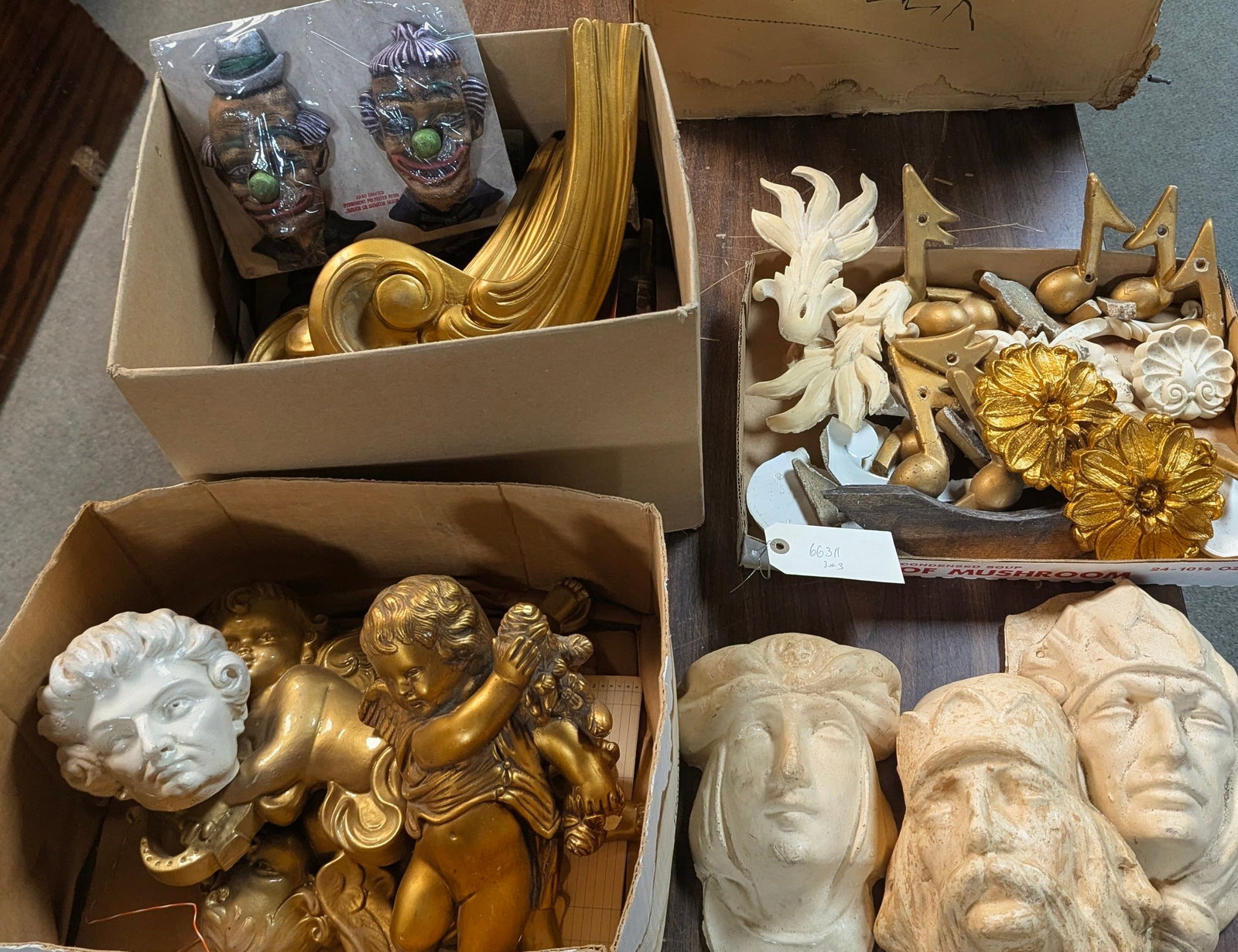 Qty of Wood/Metal/Plastic Carved Decorations (1 of 1)