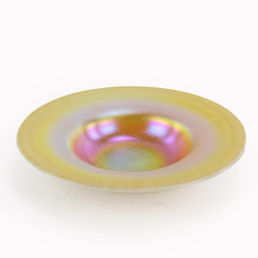 Steuben Glass Aurine Art Glass Bowl: Steuben Glass Aurine Art Glass Bowl, gold color. Good condition.6 1/8" diameter x 1 1/2" H