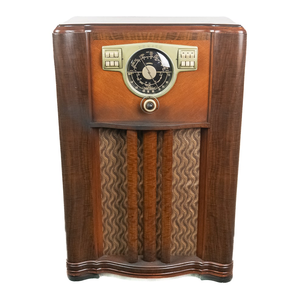 Vintage 1941 Zenith 10-S-567 Console Radio/BT (1 of 11)