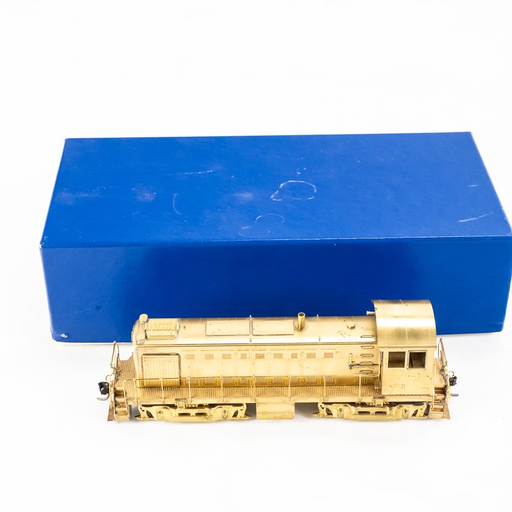 ALCO S-3 660 HP Brass 660 HP HO Switcher w Box: ALCO S-3 660 HP unpainted brass HO scale switcher In very good overall condition with minimal cosmetic imperfections with some tarnish. Presents extremely well still featured inside original