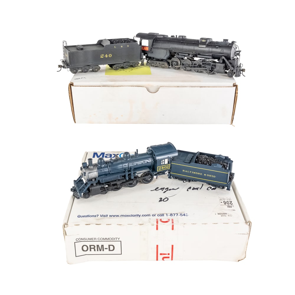 Baldwin B&O Loco 2402 w Tender & Varney L&N 1756: Collection features vintage Baldwin HO scale Baltimore & Ohio Locomotive #2402 with Tender, Varney L&N 1756 Locomotive with matching tender. Very good overall condition with minor signs of age and