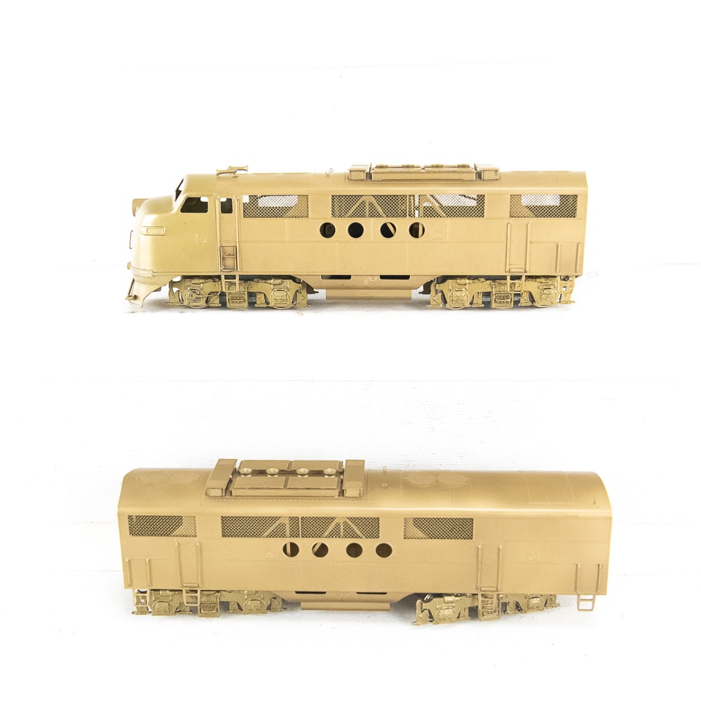 Hallmark Models EMD FT Brass Diesel Engine wTender: Hallmark Models EMD FT Diesel brass Locomotive with Tender. Presents extremely well still showcased inside original packaging; possible NOS. Perfect addition to your collection, please use photos to