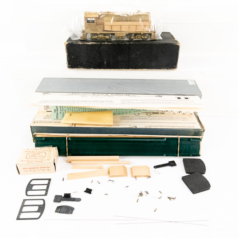 Hallmark HH1000 Brass Diesel Locomotive & More (1 of 6)