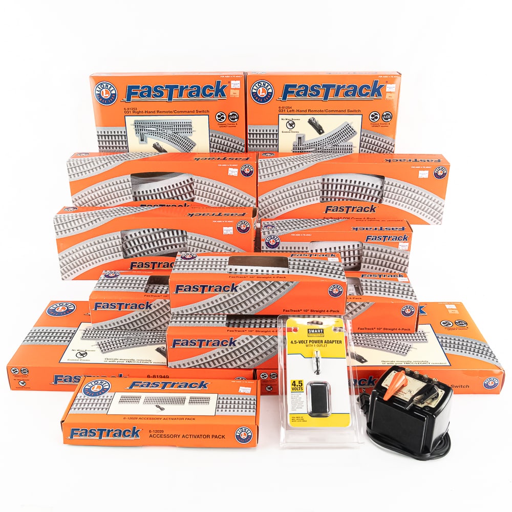 Lionel Toy Train FasTrack Assortment & Transformer (1 of 10)