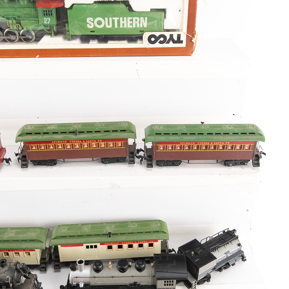 HO Diesel Engine with Locomotive Assorted Sets - 4