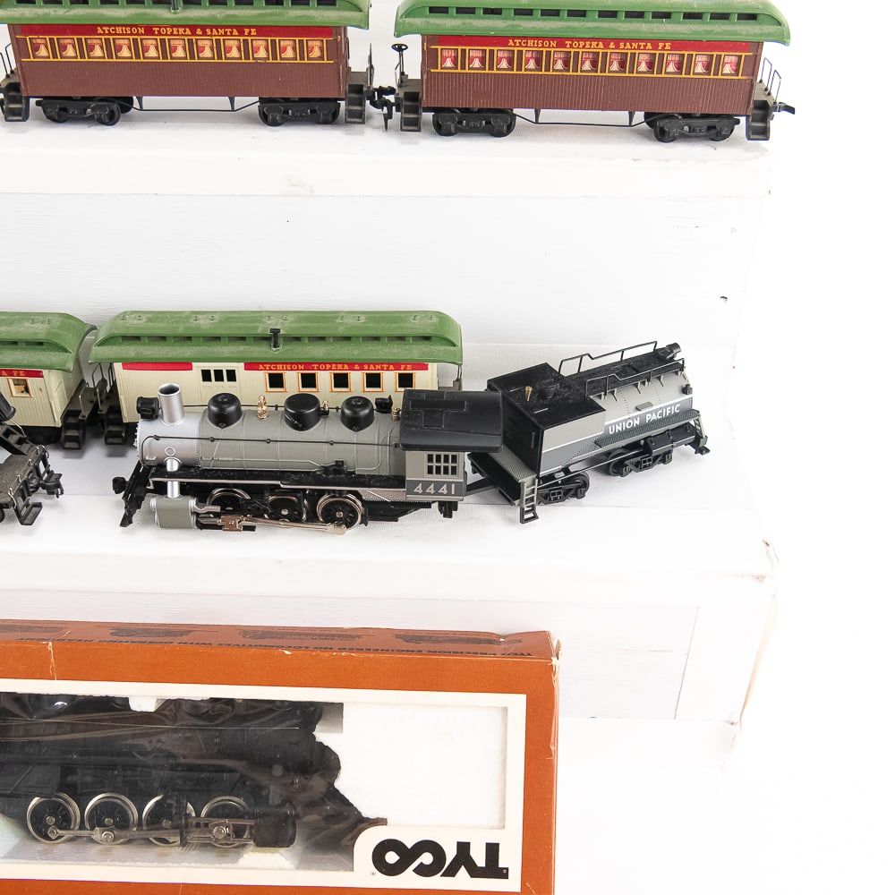 HO Diesel Engine with Locomotive Assorted Sets - 6