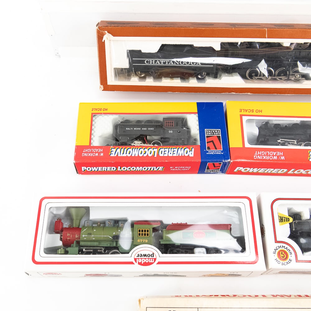 HO Diesel Engine with Locomotive Assorted Sets - 8