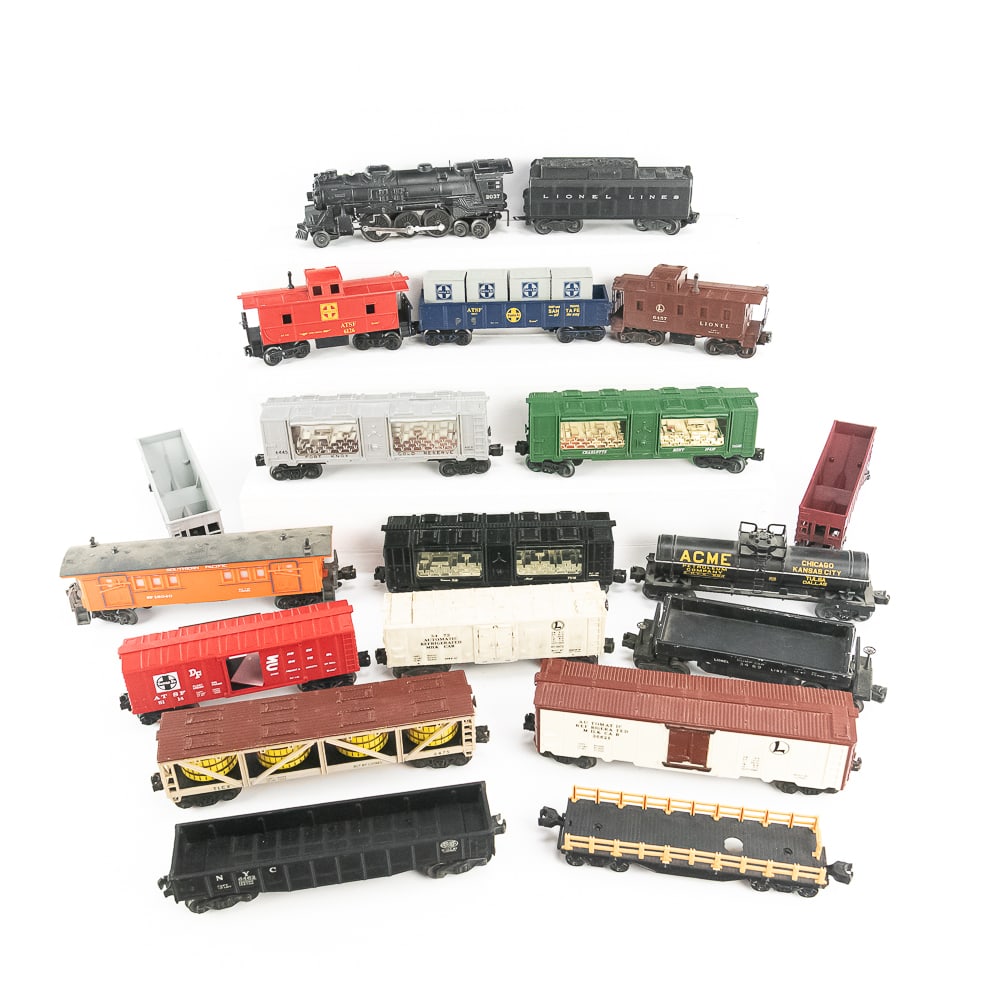 Lionel #2037 027 Diesel Engine Tender & RR Cars (1 of 20)