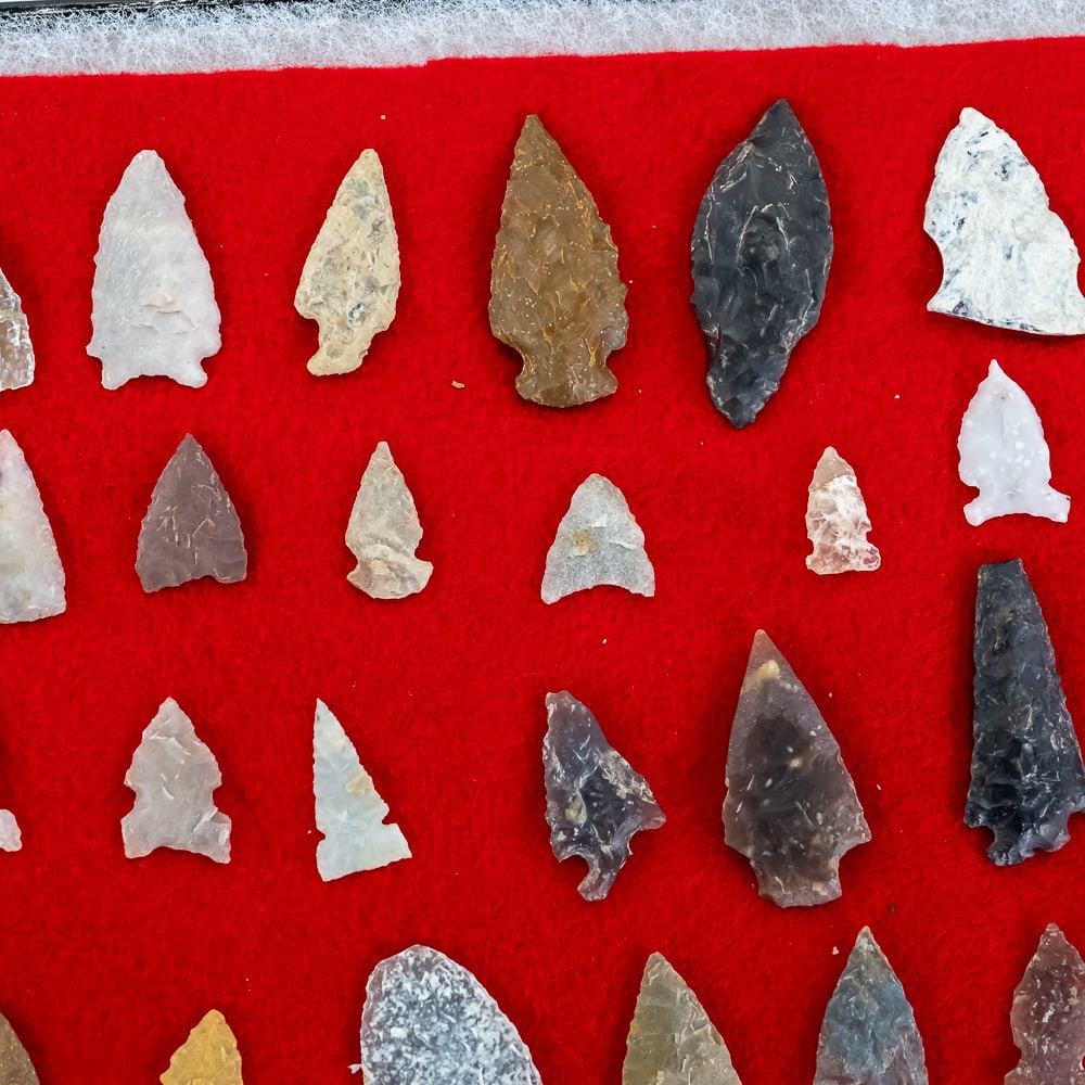 77pc Indigenous Stone Arrowhead Cache - 3