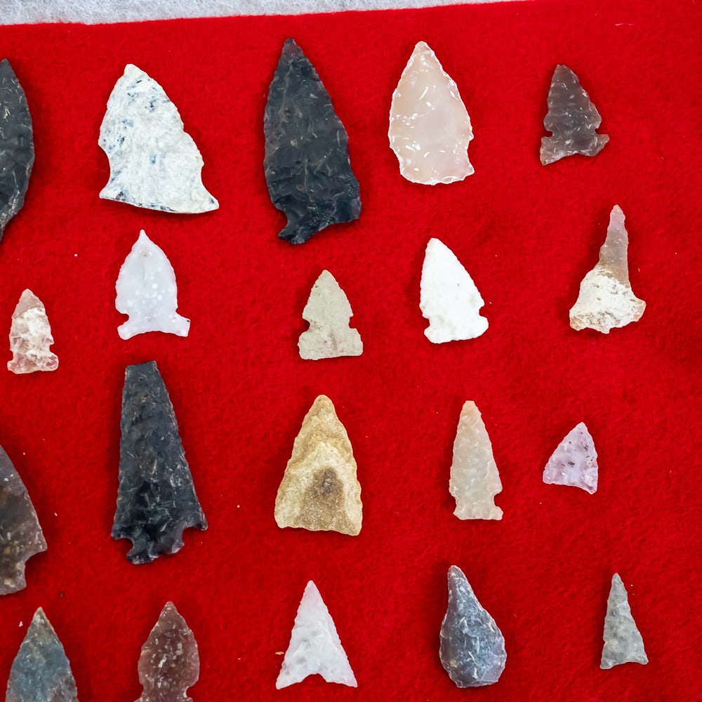 77pc Indigenous Stone Arrowhead Cache - 4