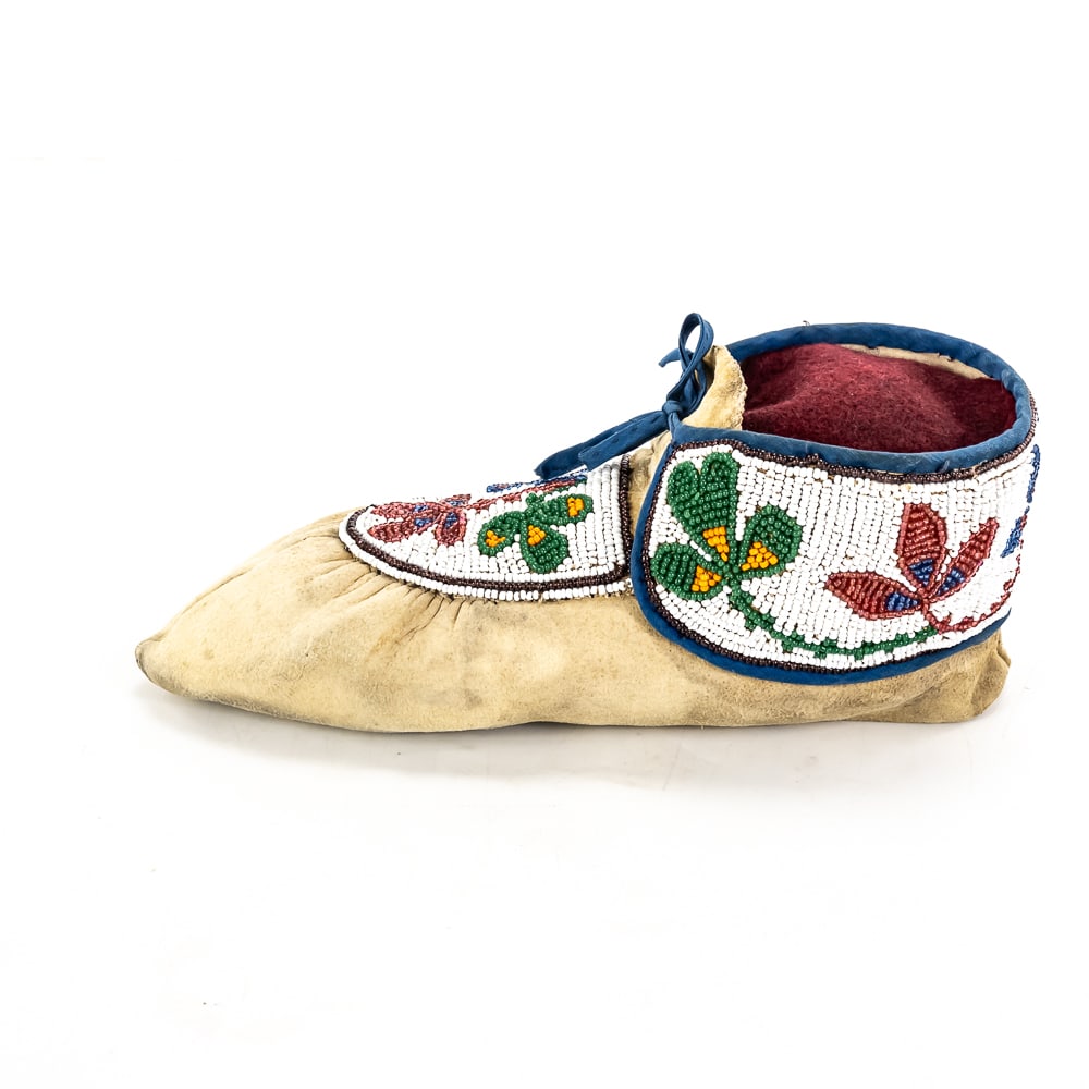 Beaded Native American Moccasins - 6