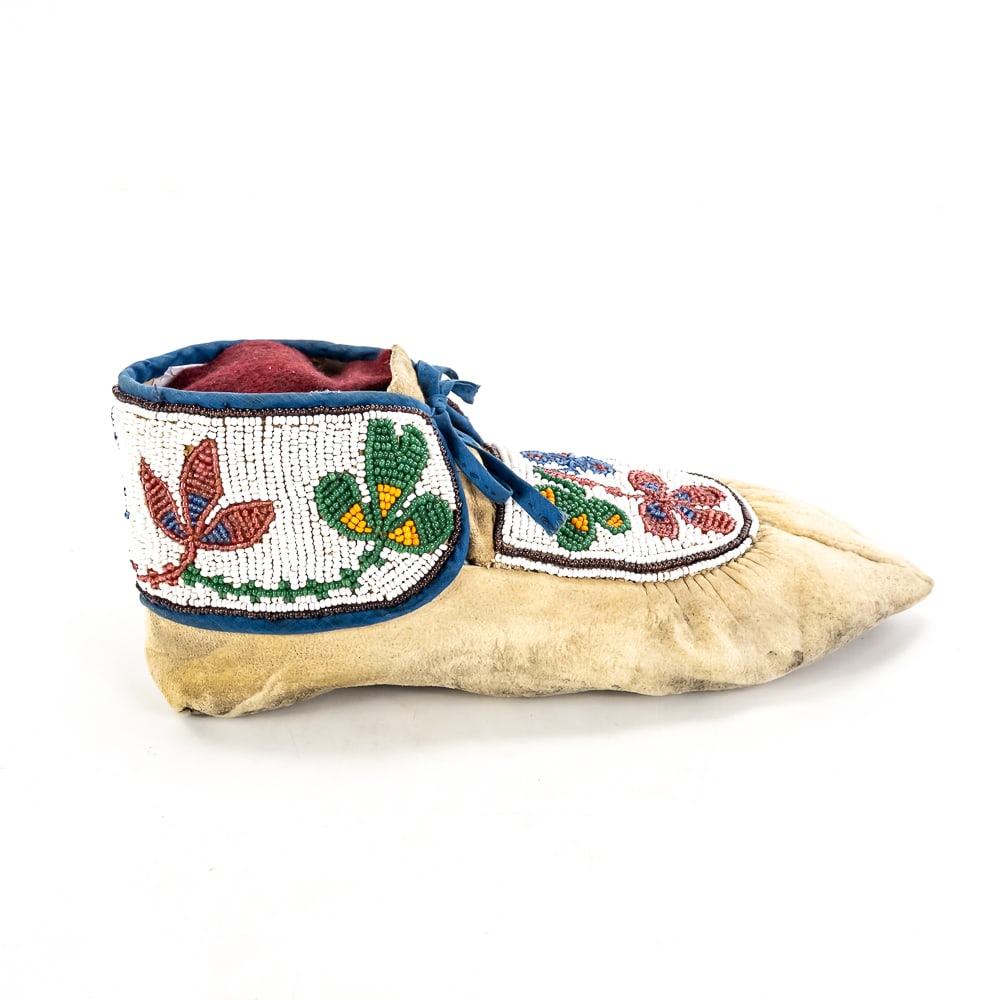 Beaded Native American Moccasins - 7