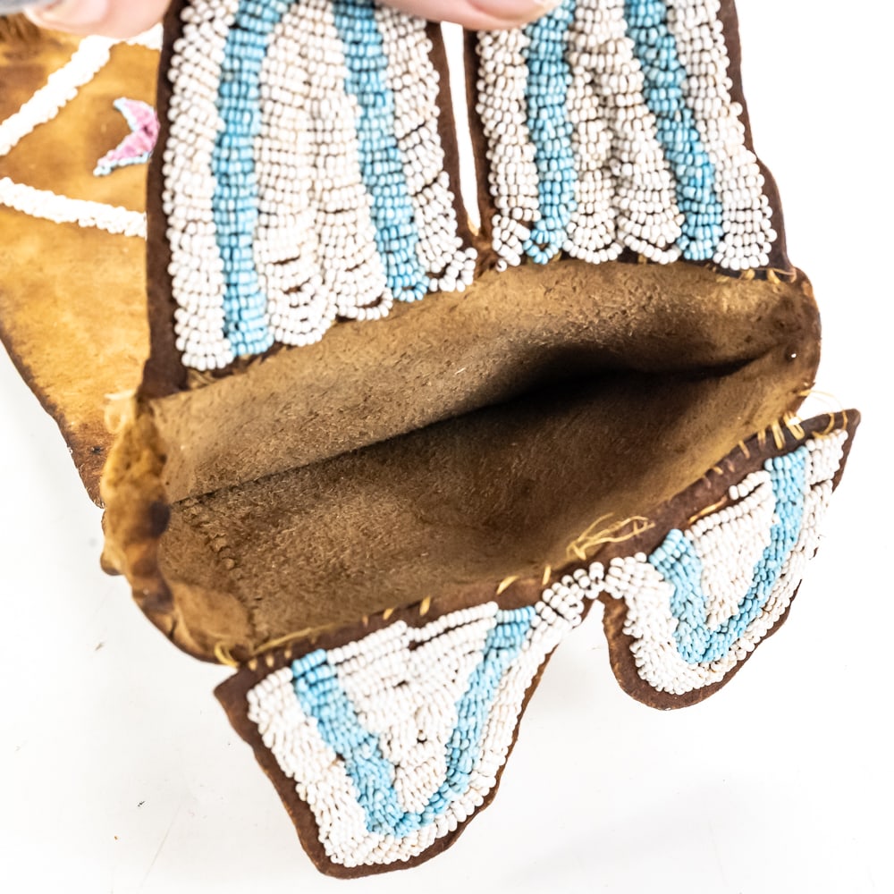 Plains Style Beaded Suede Pipe Bag - 9