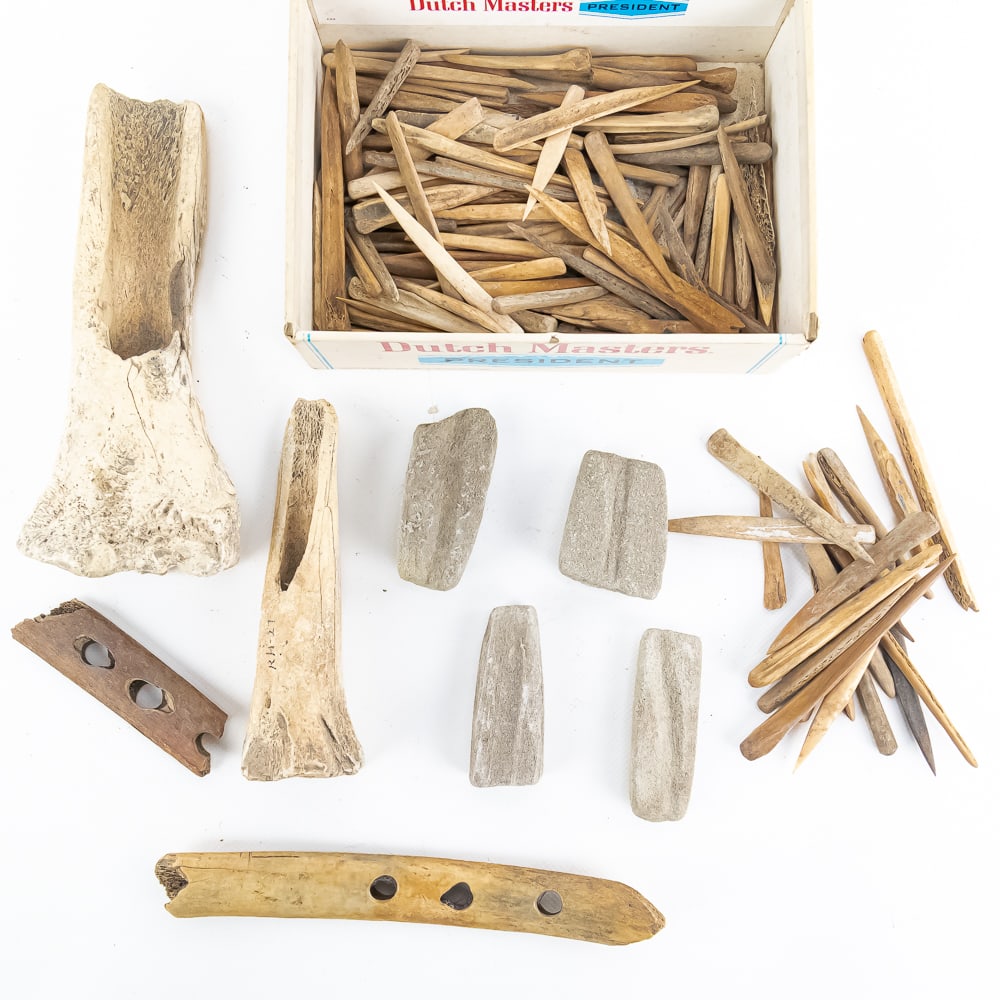 Collection of 150+ Native American Bone Tools: This massive, highly desirable archaeological assemblage contains approximately 150+ prehistoric artifacts, showcasing the incredible utility and craftsmanship of early indigenous cultures. The