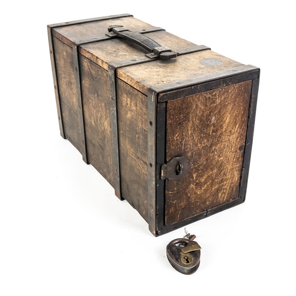Antique Original Stagecoach Strong Box (1 of 13)