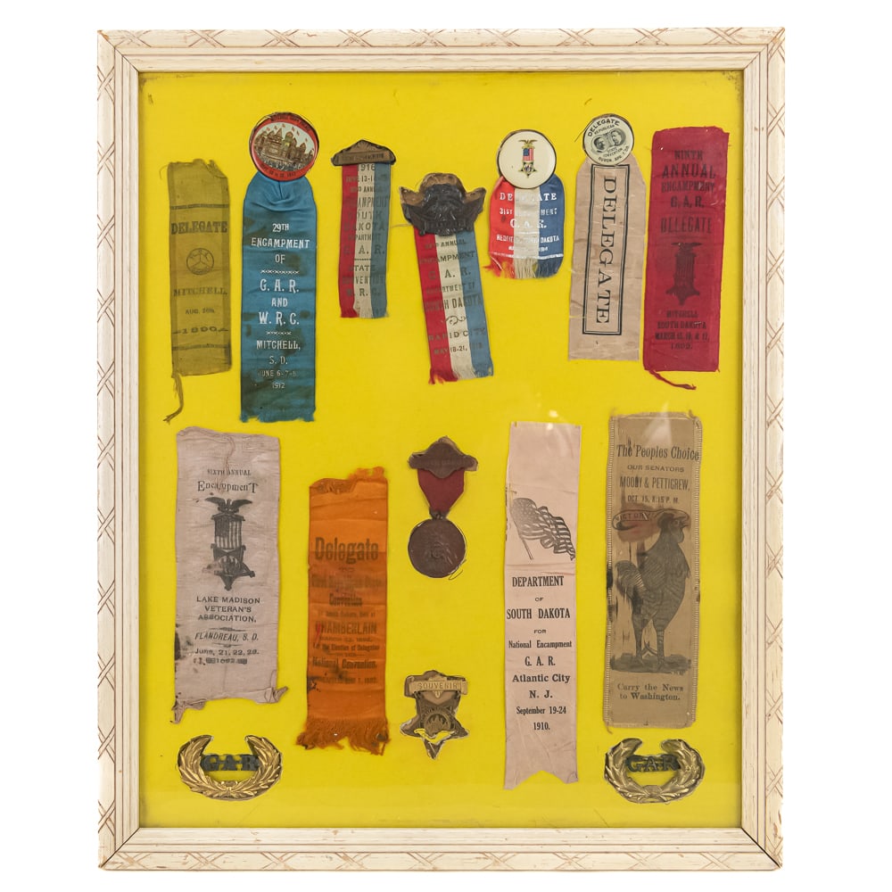 Ribbons Medals Late 19th to Early 20th C 1892-1915: An exceptional, professionally curated collection of Civil War veteran history, specifically focused on the Department of South Dakota. This assembly features 15 distinct pieces of history housed in