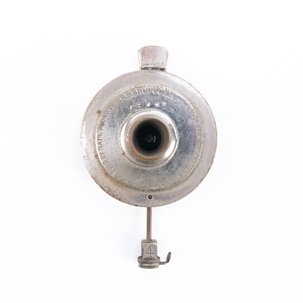 Edison O Turnover 2/4 Min Reproducer: Original 2/4 minute O reproducer in good condition. Both stylus intact. Needs a good cleaning. From the Allen Koenigsberg collection.