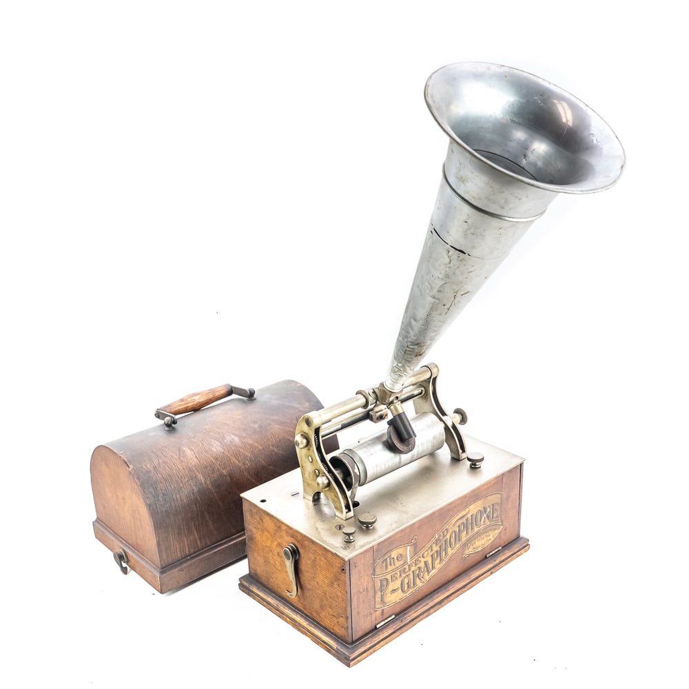 Perfected Graphophone Type G Cylinder Phonograph (1 of 16)