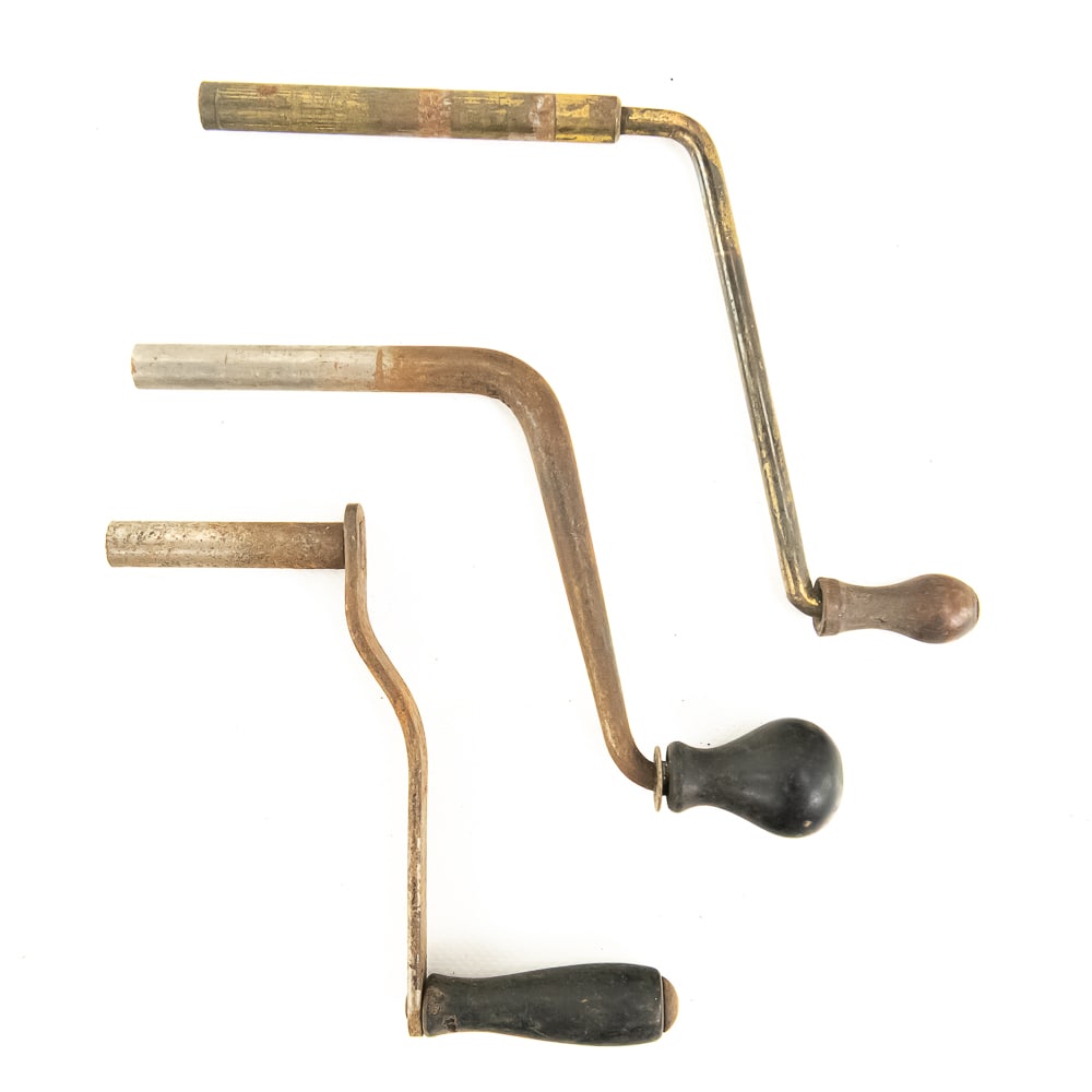 3 Piece Lot of Columbia Phonograph Cranks: Original threaded Columbia phonograph cranks. All three are threaded with some rust, being sold for parts or restoration. See photos. From the Allen Koenigsberg Collection