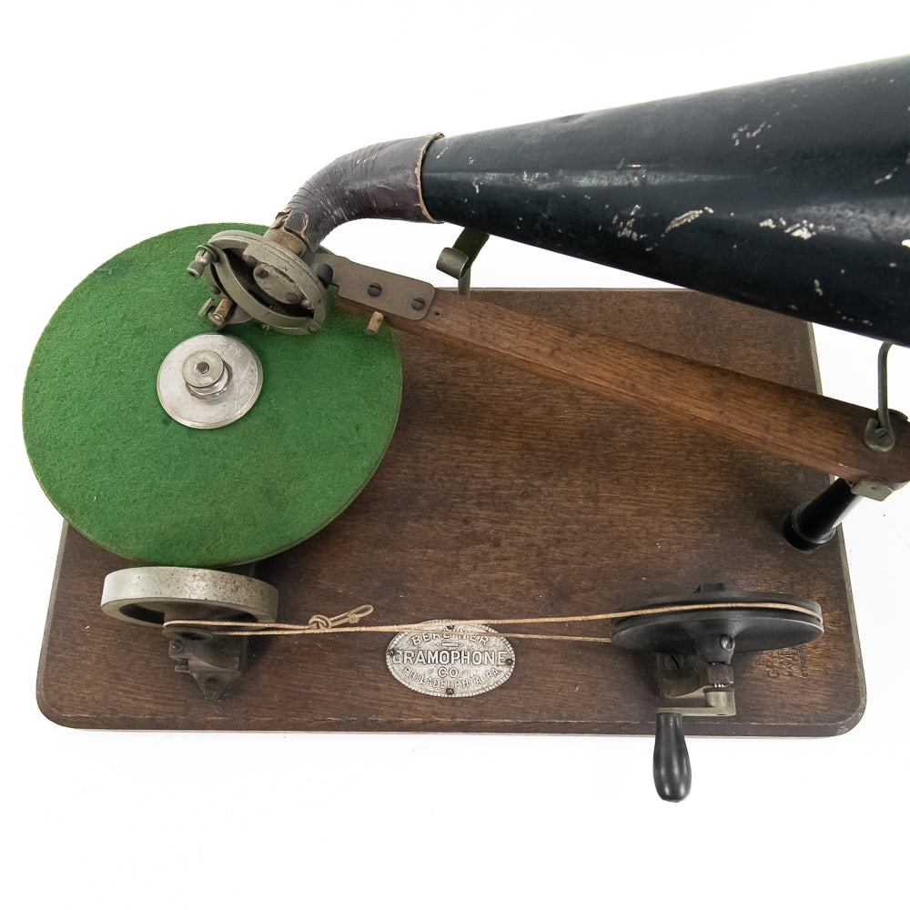 Hand Wind Berliner Disc Gramaphone - 4