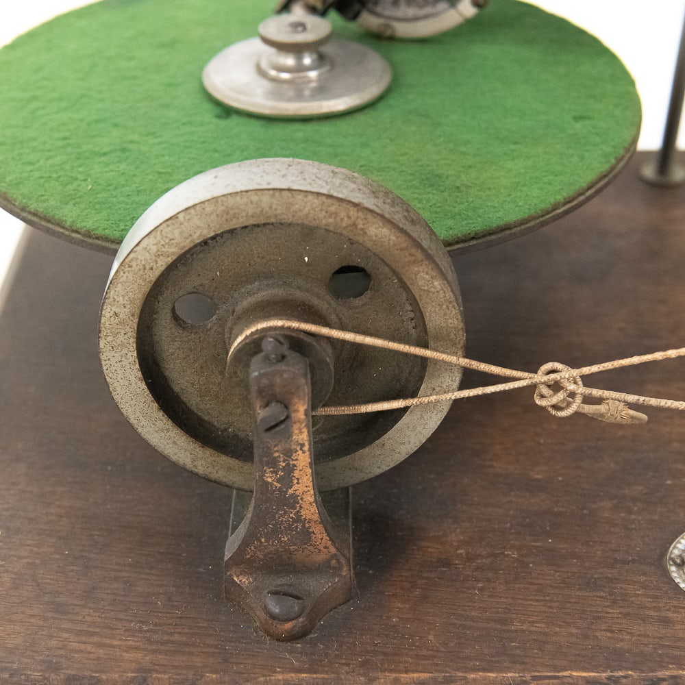 Hand Wind Berliner Disc Gramaphone - 7