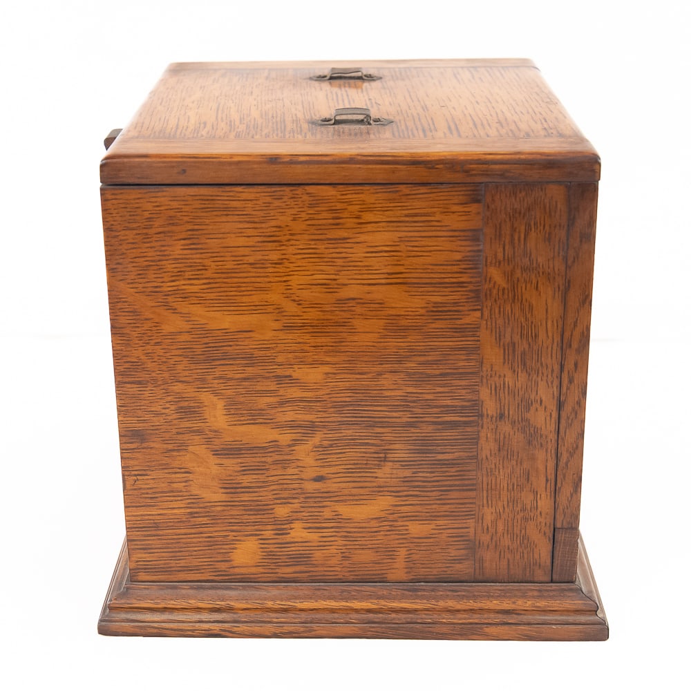 Oak Berliner Phonograph Record Storage Case. - 4