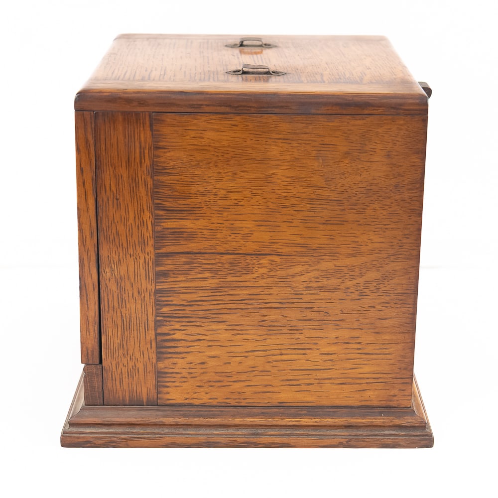 Oak Berliner Phonograph Record Storage Case. - 6