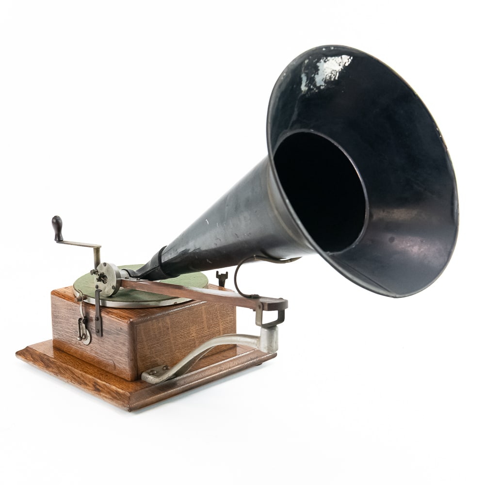 Berliner Improved Gramophone Disc Phonograph (1 of 12)