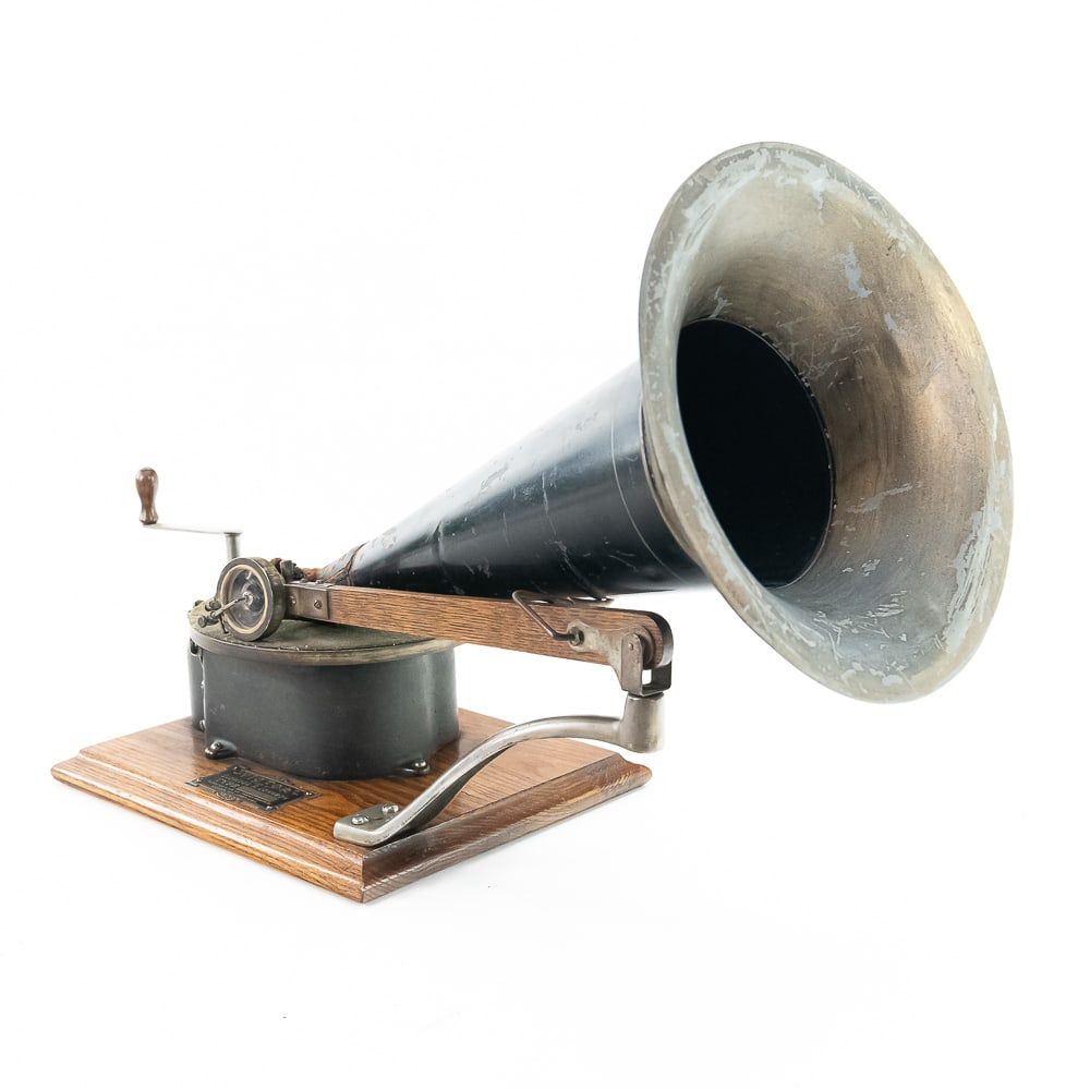 Johnson A Victor Disc Phonograph and Horn (1 of 9)