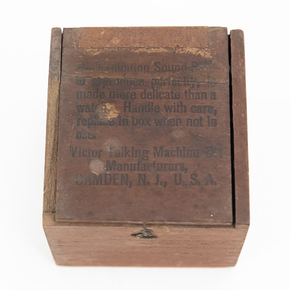 Original Victor Long Throat Reproducer Wooden Box: Desirable wooden Victor Talking Machine marked reproducer box intended to fit a long throat reproducer. Box has its original cover and fabric hinge (which is very fragile) and a chip off of one side.