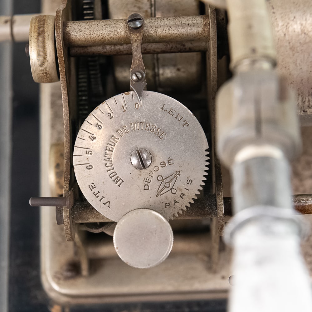 Phénix Cylinder Phonograph - 12