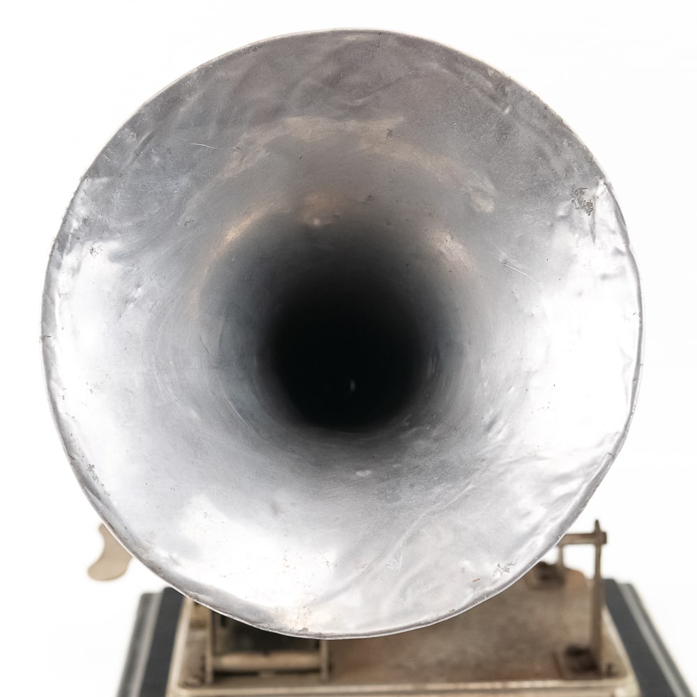 Phénix Cylinder Phonograph - 9