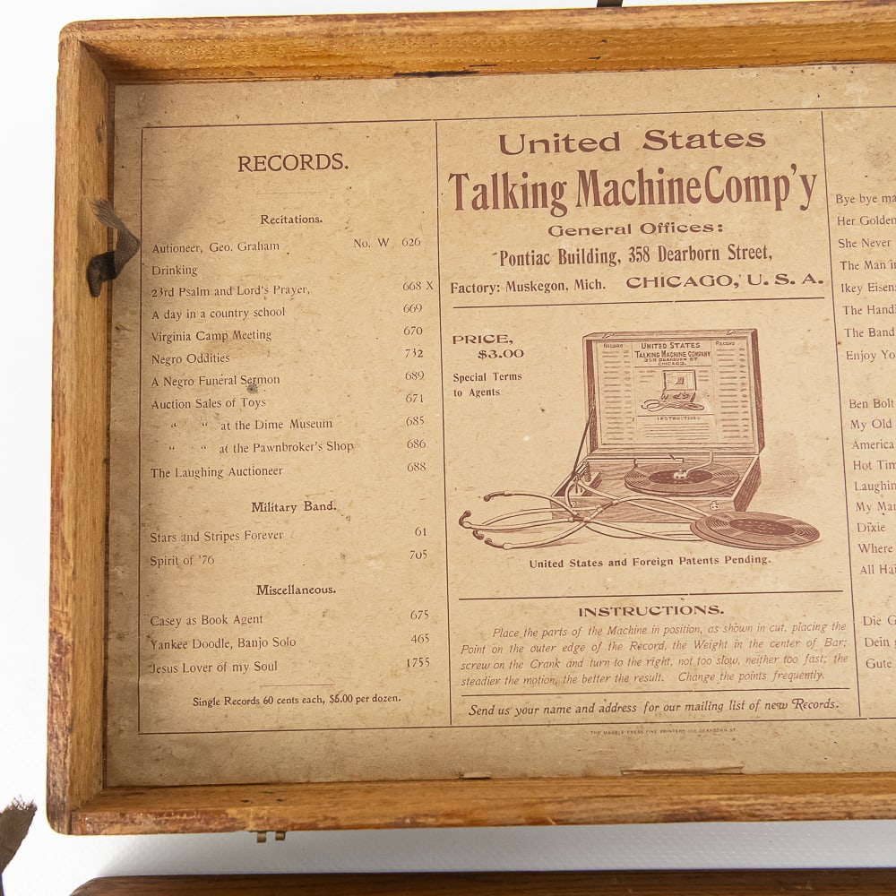 U.S. Talking Machine Hand Wind Phonograph - 2