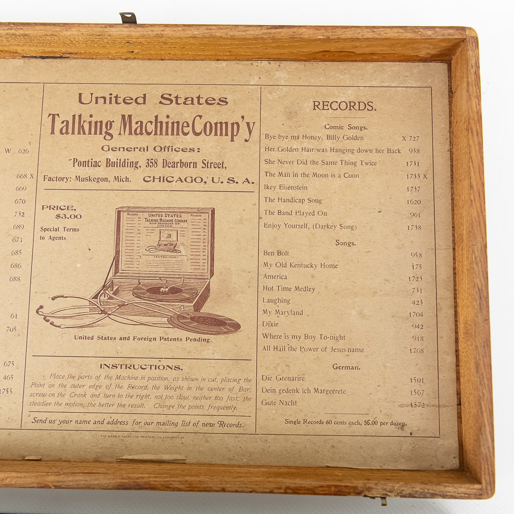 U.S. Talking Machine Hand Wind Phonograph - 3