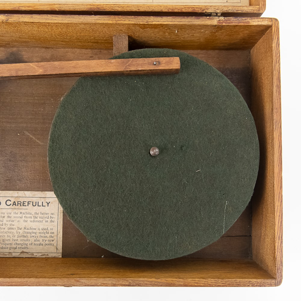 U.S. Talking Machine Hand Wind Phonograph - 4