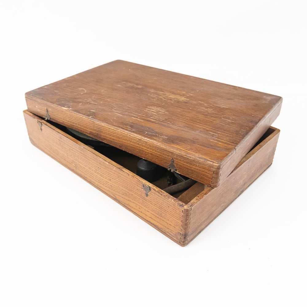 U.S. Talking Machine Hand Wind Phonograph - 8