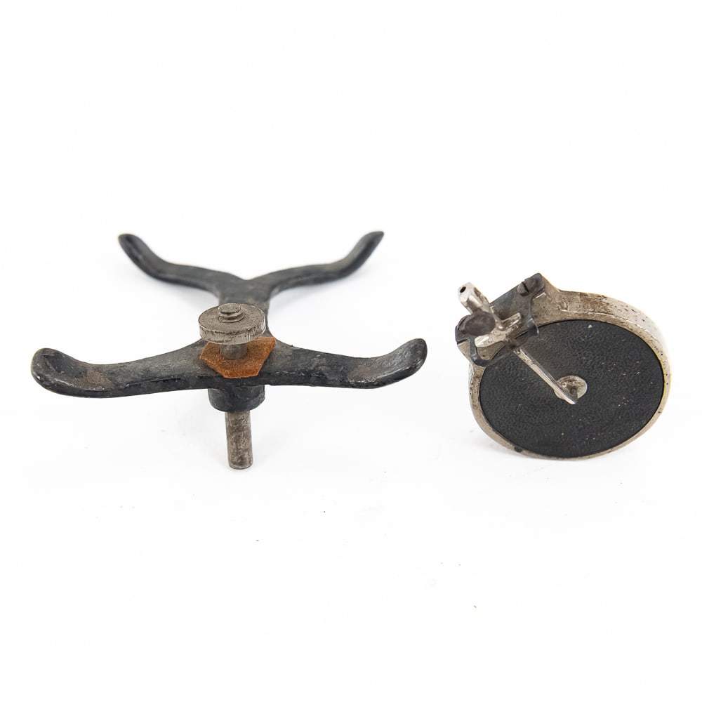 Busy Bee Disc Phonograph Reproducer & Horn Cradle: Two-piece useful lot consisting of a complete original Busy Bee reproducer in average condition and an original Busy Bee horn cradle also in average condition. See photos for details. From the Allen