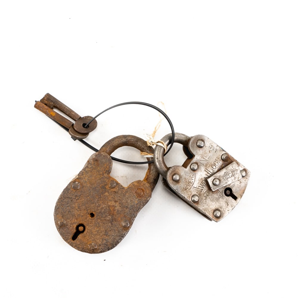 (2) Antique/Vintage Industrial Iron Padlocks (1 of 5)