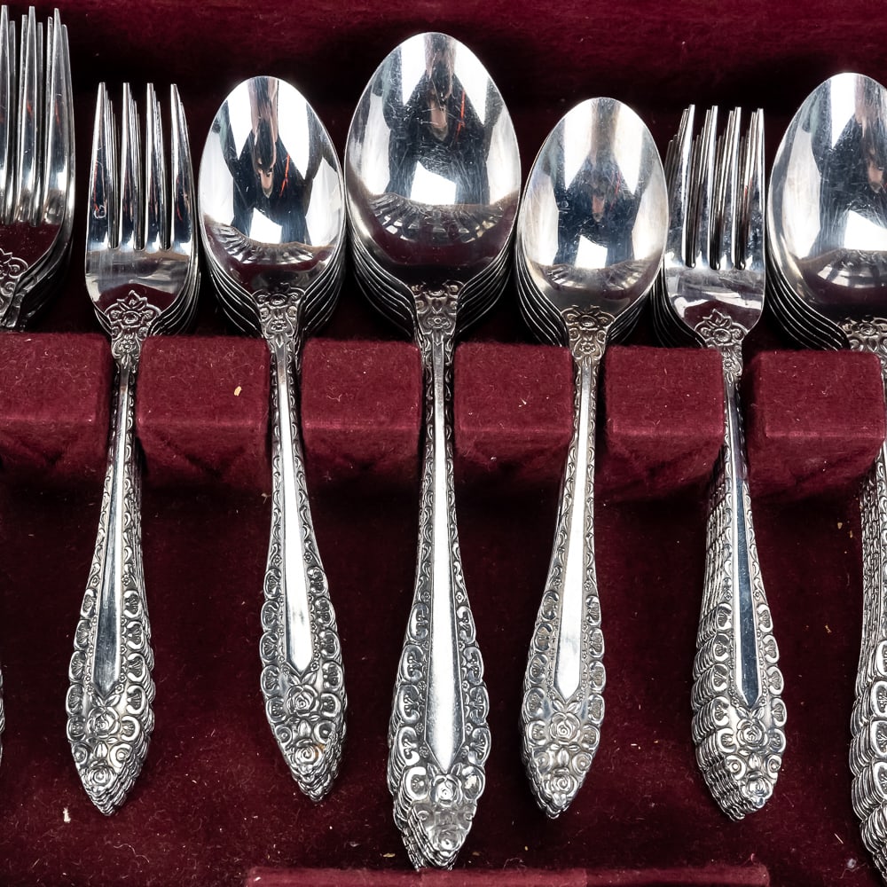 Vintage Naken Box w/Stainless Flatware Set - 5