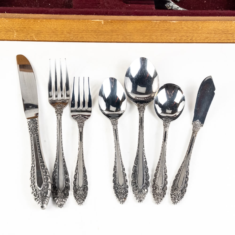 Vintage Naken Box w/Stainless Flatware Set - 7